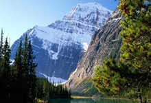 虎扑体育：焦点大战火箭为何一直放湖人三分？东詹军训申京海王产生连锁反应.